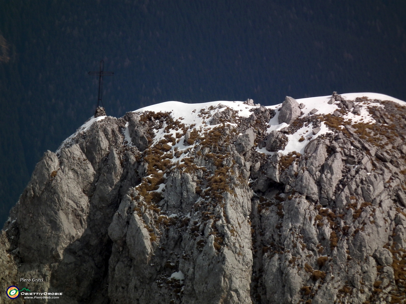 41 La cima della Corna con la croce....JPG